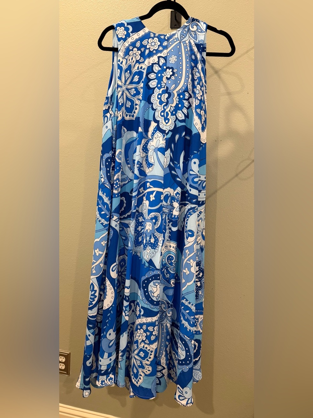 Aura Blue & White Paisley Maxi Dress